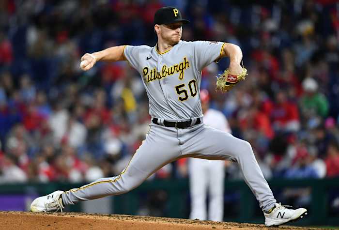 SF Giants pitcher Shelby Millers throws a pitch for the Pirates.